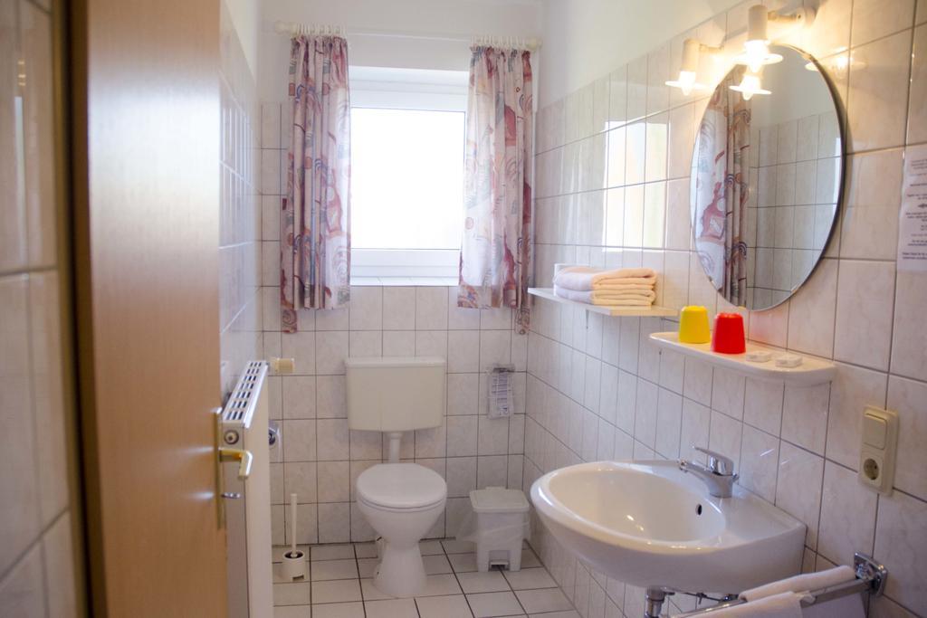 Zum Wikinger Hotel Neßmersiel Стая снимка