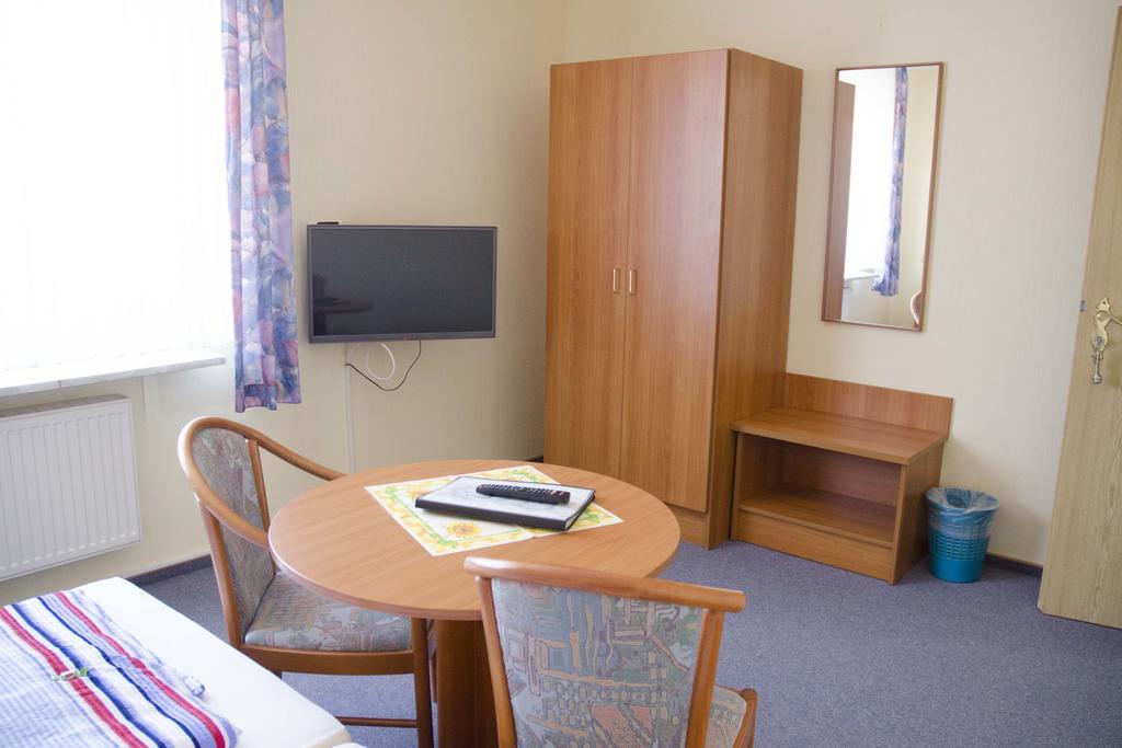 Zum Wikinger Hotel Neßmersiel Екстериор снимка