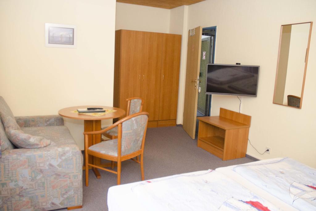 Zum Wikinger Hotel Neßmersiel Стая снимка