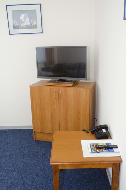 Zum Wikinger Hotel Neßmersiel Екстериор снимка