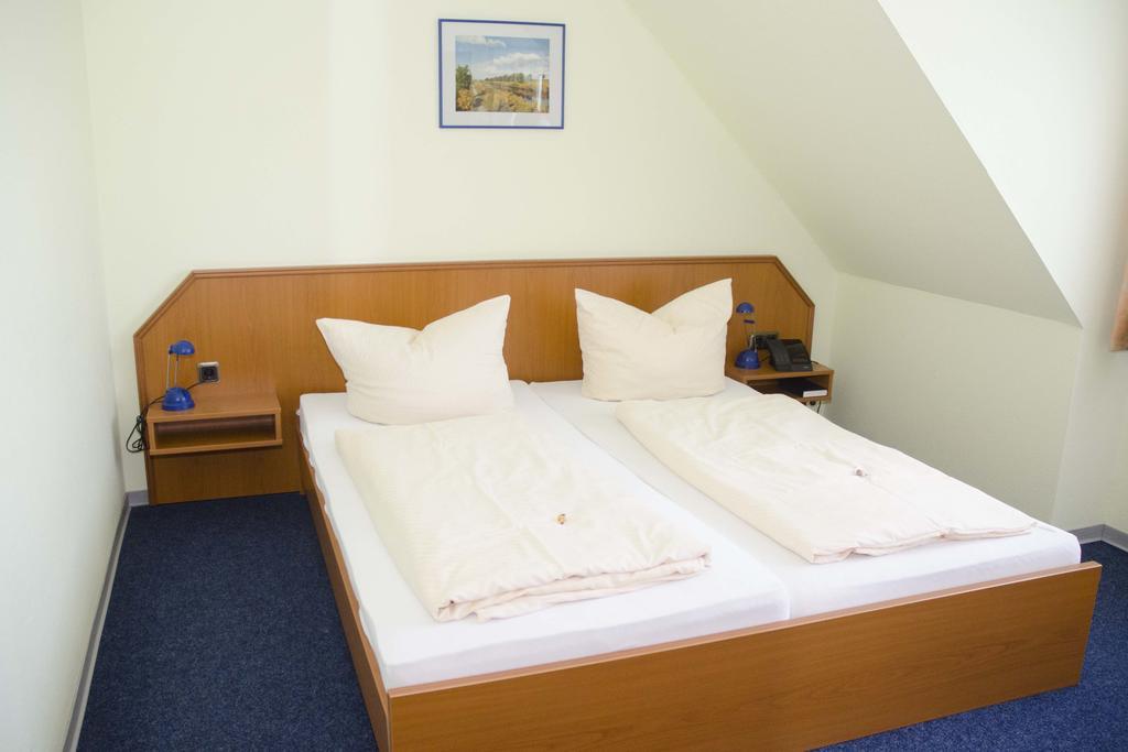 Zum Wikinger Hotel Neßmersiel Екстериор снимка