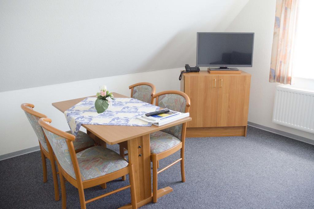 Zum Wikinger Hotel Neßmersiel Екстериор снимка
