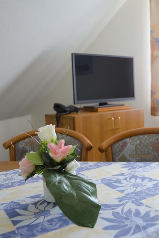 Zum Wikinger Hotel Neßmersiel Екстериор снимка