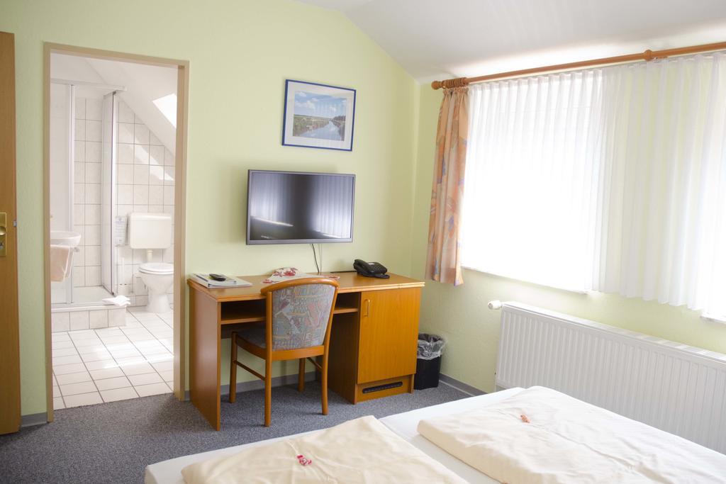 Zum Wikinger Hotel Neßmersiel Екстериор снимка