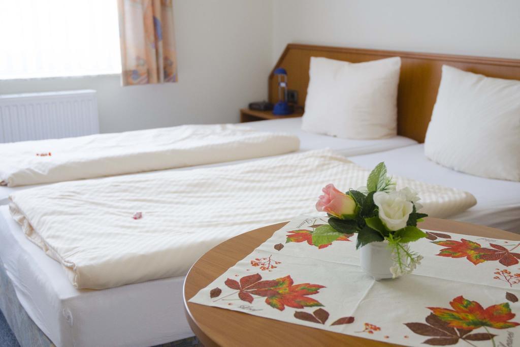 Zum Wikinger Hotel Neßmersiel Стая снимка