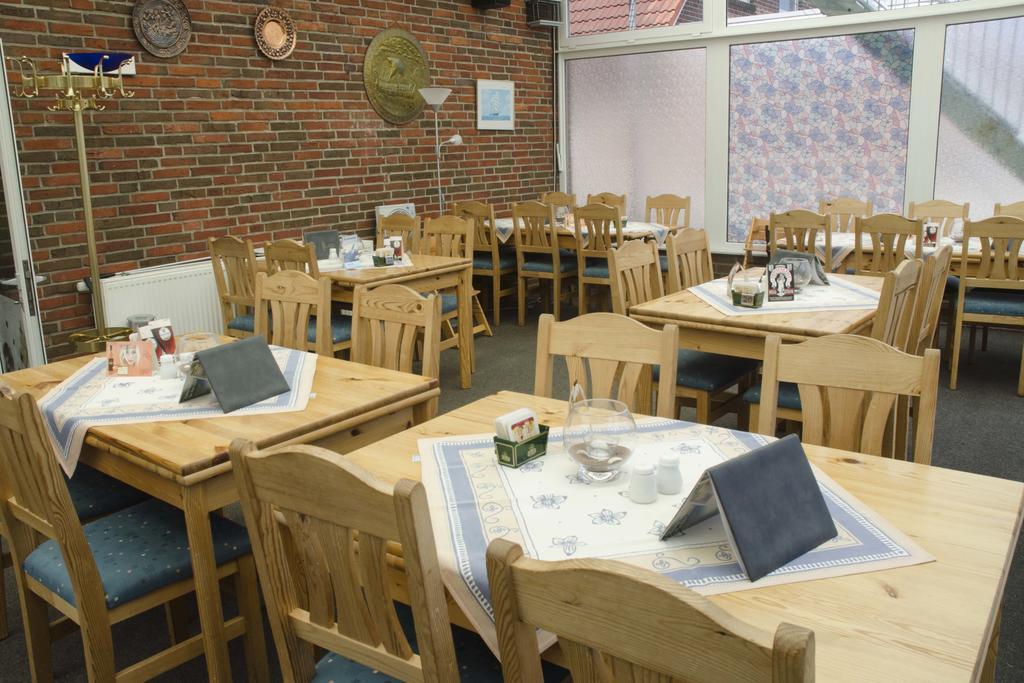 Zum Wikinger Hotel Neßmersiel Екстериор снимка